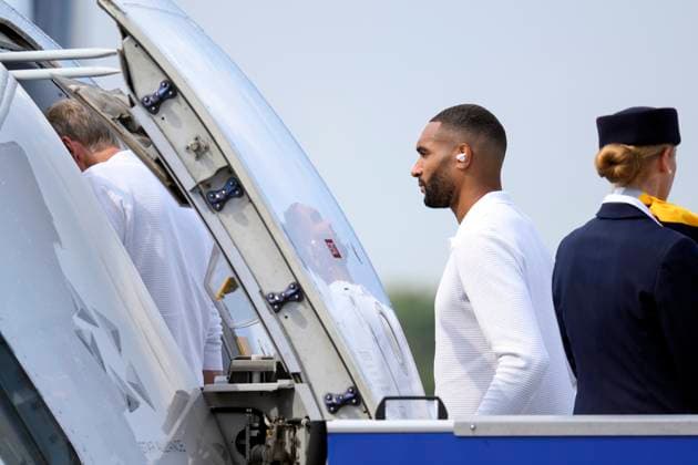 Fußballspieler Jonathan Tah steigt in den Flieger am Flughafen Nürnberg vor dem Abflug der Nationalmannschaft zum Achtelfinale gegen Dänemark bei der UEFA EURO, EM, Europameisterschaft,Fussball 2024 Fußball-Europameisterschaft in Dortmund. Nürnberg, 28.06.2024 Bayern Deutschland Copyright: xDwixAnoraganingrumx