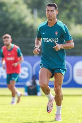 EM 2024: Portugal Training in Marienfeld am 28.06.2024 Spieler von Portugal beim Training, u.a. mit Cristiano Ronaldo ( 7, Portugal)