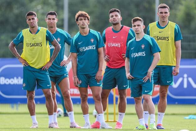 EM 2024: Portugal Training in Marienfeld am 28.06.2024 Spieler von Portugal beim Training, u.a. mit Joao Cancelo ( 20, Portugal) , Joao Felix ( 11, Portugal)