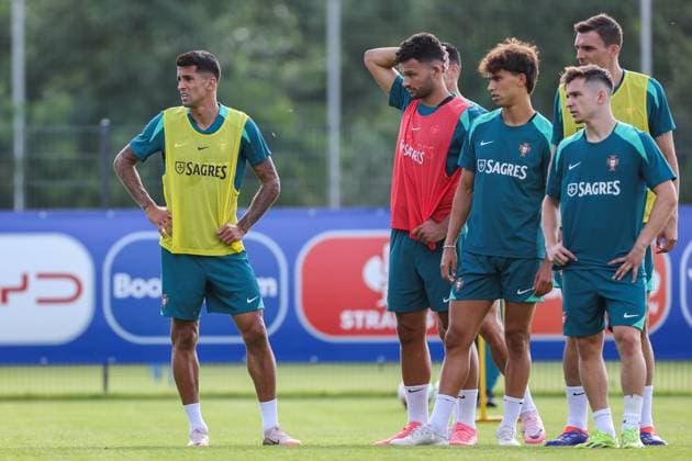 EM 2024: Portugal Training in Marienfeld am 28.06.2024 Spieler von Portugal beim Training, u.a. mit Joao Cancelo ( 20, Portugal) , Joao Felix ( 11, Portugal)