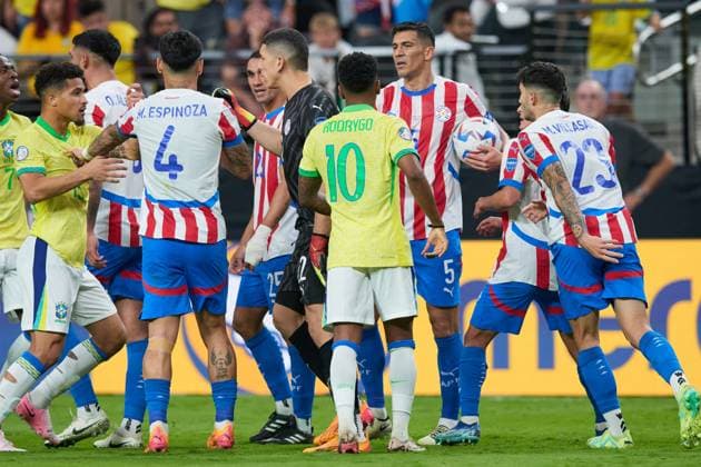 RECORD DATE NOT STATED Copa America USA 2024 Paraguay vs Brazil Wendell of Brazil and Fabian Balbuena of Paraguay during the CONMEBOL Copa America 2024 group D match between Paraguay and Brazil, at Allegiant Stadium, on June 28, 2024 in Las Vegas, Nevada, United States. LAS VEGAS NEVADA UNITED STATES  Copyright: xJorgexMartinezx 20240628205514_CA_GD_2024_PAR_BRA_BALBUENA99