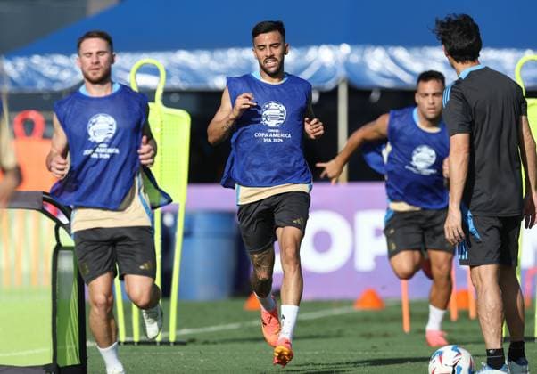 (L to R) Argentina s midfielder Alexis Mac Allister, forwards Nicolas Gonzalez and Lautaro Martinez take part in a training session ahead the match against Peru for the Copa America USA 2024, group A, at Florida International University (FIU) , on June 28, 2024. MIAMI UNITED STATES Copyright: xALEJANDROxPAGNIx
