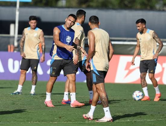 Argentina™s footballers take part in a training session ahead the match against Peru for the Copa America USA 2024, group A, at Florida International University (FIU) , on June 28, 2024. MIAMI UNITED STATES Copyright: xALEJANDROxPAGNIx