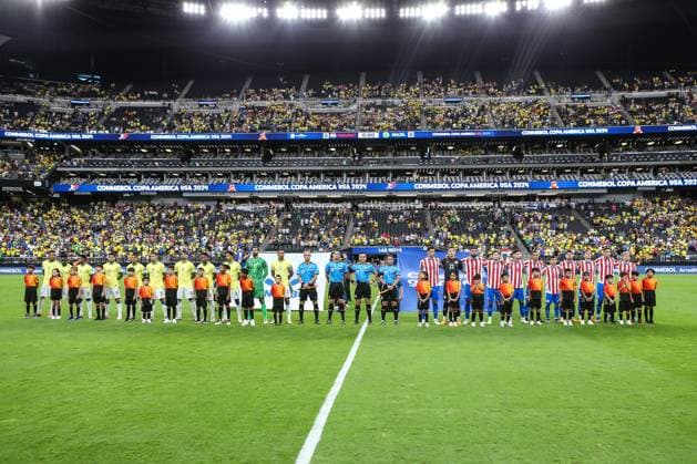 June 28, 2024: Players from both teams and the officials on the pitch prior to the start of the CONMEBOL Copa America Group D Stage match at Allegiant Stadium between Paraguay vs Brazil on June 28, 2024 in Las Vegas, NV. CSM. Las Vegas United States of America - ZUMAc04_ 20240628_zma_c04_122 Copyright: xChristopherxTrimx