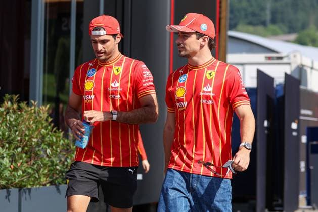 Ankunft am Paddock, Carlos Sainz jr. (Scuderia Ferrari HP), Charles Leclerc (Scuderia Ferrari HP), Sprint, Grosser Preis von Oesterreich, Motorsport, Herren, Formel 1, 29.06.2024 Spielberg Steiermark Oesterreich