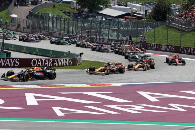 Start, Max Verstappen (Red Bull), Lando Norris (McLaren), Oscar Piastri (McLaren), Sprint, Grosser Preis von Oesterreich, Motorsport, Herren, Formel 1, 29.06.2024 Spielberg Steiermark Oesterreich
