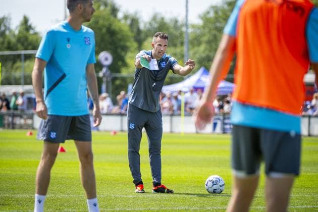 Sport Themen der Woche KW26 Sport Bilder des Tages HEERENVEEN - Robin van Persie during his first training as head coach of SC Heerenveen. The all-time top scorer of the Dutch national team, Nationalteam is Kees van Wonderen s successor. He has signed a two-year contract. ANP JILMER POSTMA Dutch Eredivisie 2024 25 xVIxANPxSportx xxANPxIVx 502328140 originalFilename: 502328140.jpg