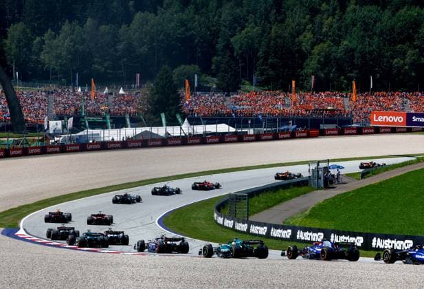 start of the race, depart, 03 RICCIARDO Daniel (aus), Visa Cash App RB F1 Team VCARB 01, actionm 14 ALONSO Fernando (spa), Aston Martin F1 Team AMR24, action during the Formula 1 Qatar Airways Austrian Grand Prix 2024, 11th round of the 2024 Formula One World Championship, WM, Weltmeisterschaft from June 28 to 30, 2024 on the Red Bull Ring, in Spielberg, Austria - F1 - AUSTRIAN GRAND PRIX 2024 DPPI Panoramic 240629_R11_AUSTRIA_DP_F12024GP11AUT_JK428540