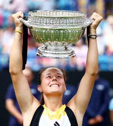 Daria Kasatkina seen with the trophy after winning the Women s Singles Final. Rothesay International Eastbourne, Day 7, Tennis, Devonshire Park, Eastbourne, UK - 29 June 2024  Copyright: xJamesxMarsh Shutterstockx 14555509y