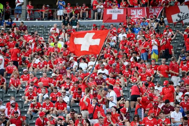 29.06.2024, xtgx, Fussball EM 2024 1 8 Finale, Schweiz - Italien emspor, v.l. Emotionen, Fans, Stimmung, Fahnen, Logo, Schweiz, weiss rot, Zuschauer, Trikots (UEFA REGULATIONS PROHIBIT ANY USE OF PHOTOGRAPHS as IMAGE SEQUENCES and or QUASI-VIDEO) Berlin