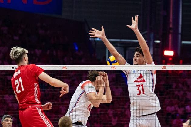 Poland - France 29.06.2024 Lodz, Poland, men s Volleyball Nations League, final round semifinals , game ( match ) Poland - France ; image shows: Tomasz Fornal (L) Jean Patry (C) Joris Seddik (R) photo Katarzyna Plewczynska Fotostyk Copyright: xFotostykxPhotoxAgencyx 20240629FCTKP155
