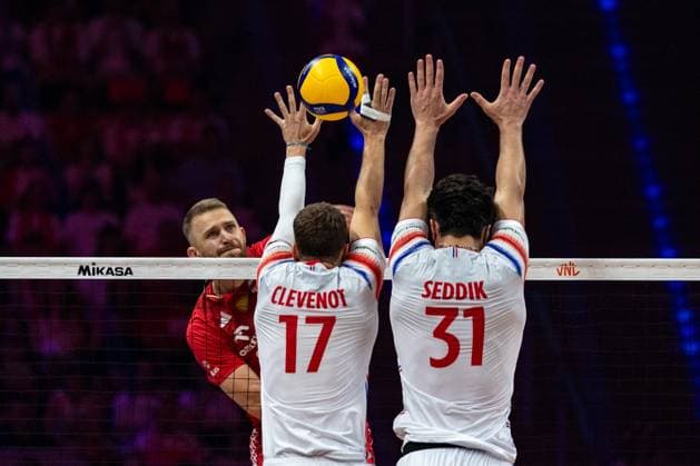 Poland - France 29.06.2024 Lodz, Poland, men s Volleyball Nations League, final round semifinals , game ( match ) Poland - France ; image shows: Bartlomiej Boledz (L) Trevor Clevenot (C) Joris Seddik (R) photo Katarzyna Plewczynska Fotostyk Copyright: xFotostykxPhotoxAgencyx 20240629FCTKP045