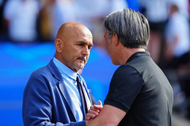 Luciano Spalletti (Italien, Trainer) und Murat Yakin (Schweiz, Trainer) GER, Schweiz vs. Italien, Fussball Europameisterschaft, UEFA EURO, EM, Europameisterschaft,Fussball 2024, Achtelfinale, 29.06.2024 GER, Schweiz vs. Italien, Fussball Europameisterschaft, UEFA Euro 2024, Achtelfinale, 29.06.2024 Berlin Copyright: xEibner-Pressefoto MarcelxvonxFehrnx EP_MFN