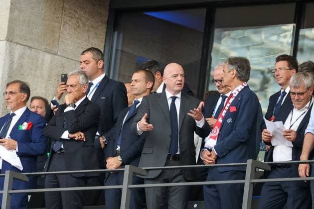 Gianni Infantino (FIFA-Präsident), Dominique Blanc (Präsident des Schweizer Fußballverbandes), Aleksander Äaeferin (UEFA-Präsident), VIP-Loge, Offizielle, UEFA EURO, EM, Europameisterschaft,Fussball 2024, Berlin, Fußballspiel, Funktionäre, Anzug, Gespräche, Sommer, festliche Atmosphäre, Stadion, Fußballbegeisterung, Sportveranstaltung, Nationalmannschaft, Zuschauertribüne, Führungskräfte, Fußballfunktionäre, Delegation, Eventorganisation, offizielle Gäste, Networking, prominente Persönlichkeiten, wichtige Entscheidungsträger, UEFA-Vertreter , Fussball, UEFA , Europa Meisterschaft, (Achtelfinale) 2024, Schweiz vs. Italien, 29.06.2024, Olympiastadion Berlin, Berlin, Deutschland Berlin Olympiastadion Berlin Berlin Deutschland Copyright: xGrantxHubbsx