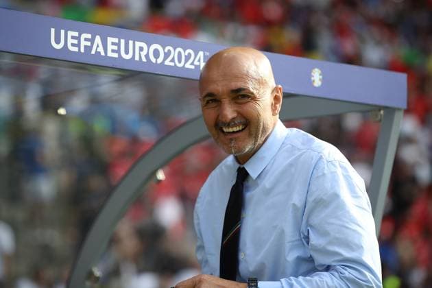 29.06.2024, xtgx, Fussball EM 2024 1 8 Finale, Schweiz - Italien emspor, v.l. Trainer Head Coach Luciano Spalletti (Italien) (UEFA REGULATIONS PROHIBIT ANY USE OF PHOTOGRAPHS as IMAGE SEQUENCES and or QUASI-VIDEO) Berlin