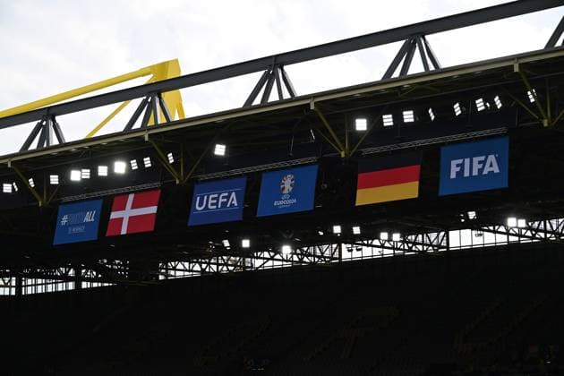 29.06.2024, xsltx, Fussball EM 2024 1 8 Finale, Deutschland - Dänemark emspor, v.l. Stadionansicht Innenraum, Rasen Fahnen Fahne (DFL DFB REGULATIONS PROHIBIT ANY USE OF PHOTOGRAPHS as IMAGE SEQUENCES and or QUASI-VIDEO) Dortmund
