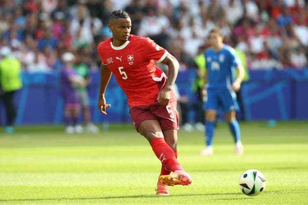 29.06.2024, xtgx, Fussball EM 2024 1 8 Finale, Schweiz - Italien emspor, v.l. Manuel Akanji (Schweiz) (UEFA REGULATIONS PROHIBIT ANY USE OF PHOTOGRAPHS as IMAGE SEQUENCES and or QUASI-VIDEO) Berlin