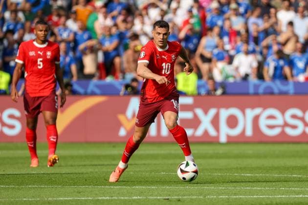 Granit Xhaka (Schweiz, 10) in Aktion , Fussball, UEFA , Europa Meisterschaft, (Achtelfinale) 2024, Schweiz vs. Italien, 29.06.2024, Olympiastadion Berlin, Berlin, Deutschland Berlin Olympiastadion Berlin Berlin Deutschland Copyright: xGrantxHubbsx