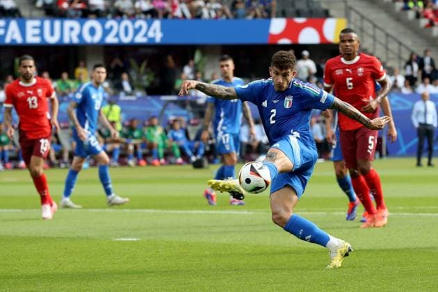 29.06.2024, xtgx, Fussball EM 2024 1 8 Finale, Schweiz - Italien emspor, v.l. Giovanni Di Lorenzo (Italien) (UEFA REGULATIONS PROHIBIT ANY USE OF PHOTOGRAPHS as IMAGE SEQUENCES and or QUASI-VIDEO) Berlin