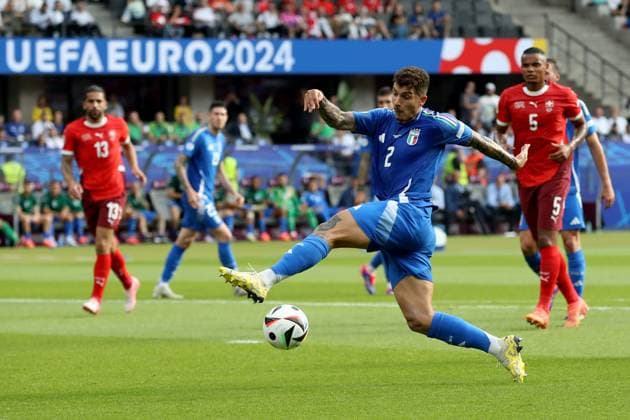 29.06.2024, xtgx, Fussball EM 2024 1 8 Finale, Schweiz - Italien emspor, v.l. Giovanni Di Lorenzo (Italien) (UEFA REGULATIONS PROHIBIT ANY USE OF PHOTOGRAPHS as IMAGE SEQUENCES and or QUASI-VIDEO) Berlin