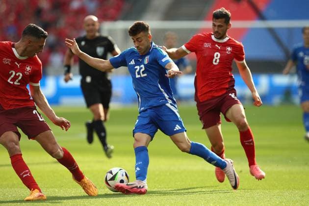 29.06.2024, xtgx, Fussball EM 2024 1 8 Finale, Schweiz - Italien emspor, v.l. Fabian Schär (Schweiz) Remo Freuler (Schweiz) Stephan El Shaarawy (Italien) Zweikampf, Aktion, action, battle for the ball (UEFA REGULATIONS PROHIBIT ANY USE OF PHOTOGRAPHS as IMAGE SEQUENCES and or QUASI-VIDEO) Berlin