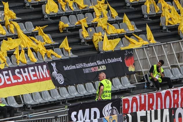Fussball, UEFA EURO, EM, Europameisterschaft,Fussball 2024 Achtelfinale Deutschland - Dänemark 29.06.2024, BVB Stadium Dortmund Fahne Sektion KöPi Hunters Block L Duisburg, Deutschland im deutschen Fanblock Dortmund BVB Stadium Dortmund Nordrhein-Westfahlen Deutschland