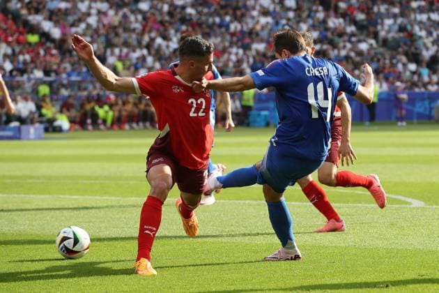 29.06.2024, xtgx, Fussball EM 2024 1 8 Finale, Schweiz - Italien emspor, v.l. Fabian Schär (Schweiz) Federico Chiesa (Italien) Zweikampf, Aktion, action, battle for the ball (UEFA REGULATIONS PROHIBIT ANY USE OF PHOTOGRAPHS as IMAGE SEQUENCES and or QUASI-VIDEO) Berlin
