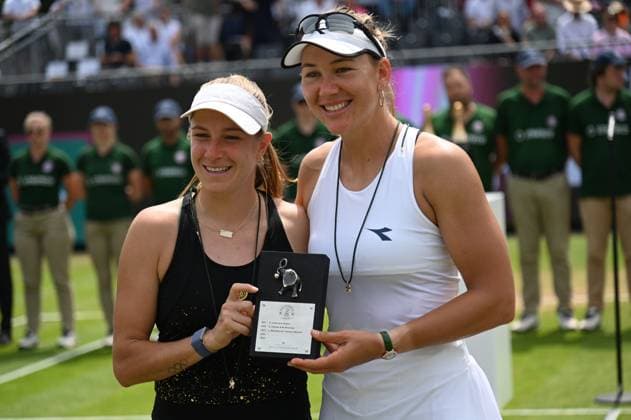 29.06.2024 Bad Homburg vor der Höhe Rasentennisturnier der WTA, Tennis Damen vom 22.6. bis 29.6.2024 Bad Homburg Open 2024 DOPPELFINALE zwischen Nicole Melichar-Martinez (USA) Ellen Perez (AUS) und Veronika KUDERMETOVA (Russsland) Hao Ching Chan (TWA) Bild zeigt die Siegerinen Melichar-Martinez und Perez