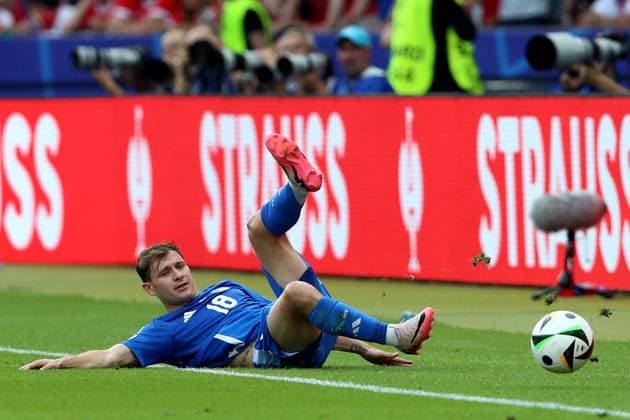29.06.2024, xtgx, Fussball EM 2024 1 8 Finale, Schweiz - Italien emspor, v.l. Nicolo Barella (Italien) (UEFA REGULATIONS PROHIBIT ANY USE OF PHOTOGRAPHS as IMAGE SEQUENCES and or QUASI-VIDEO) Berlin