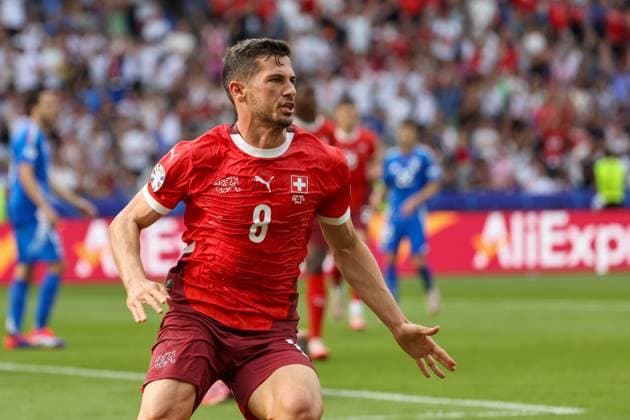 Torjubel nach dem Tor zum 1:0 durch Remo Freuler (Schweiz, 08) , Fussball, UEFA , Europa Meisterschaft, (Achtelfinale) 2024, Schweiz vs. Italien, 29.06.2024, Olympiastadion Berlin, Berlin, Deutschland Berlin Olympiastadion Berlin Berlin Deutschland Copyright: xGrantxHubbsx