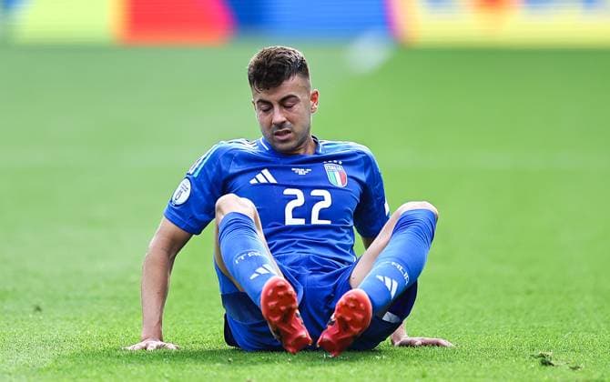 Stephan El Shaarawy of Italy lies injured Switzerland v Italy, UEFA European Championship, EM, Europameisterschaft 2024, Round of 16, Football, Olympiastadion, Berlin, Germany - 29 Jun 2024 EDITORIAL USE ONLY No use with unauthorised audio, video, data, fixture lists, club league logos or live services. Online in-match use limited to 120 images, no video emulation. No use in betting, games or single club league player publications. Copyright: xMichaelxZemanek Shutterstockx 14562039an