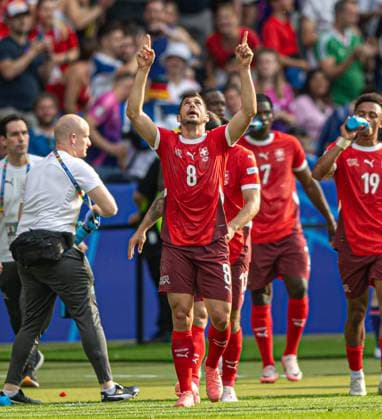 Fussball, Herren, Saison 2023 24, Euro 2024 (Achtelfinale) in Berlin, Schweiz - Italien, Remo Freuler (Schweiz), Jubel nach Tor zum 1:0, 29.06. 2024, Copyright: xSebastianxRäppold MatthiasxKochx