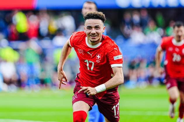 Torjubel Jubel nach Tor zum 2:0 Ruben Vargas (Schweiz, 17) GER, Schweiz vs. Italien, Fussball Europameisterschaft, UEFA EURO, EM, Europameisterschaft,Fussball 2024, Achtelfinale, 29.06.2024 GER, Schweiz vs. Italien, Fussball Europameisterschaft, UEFA Euro 2024, Achtelfinale, 29.06.2024 Berlin Copyright: xEibner-Pressefoto MarcelxvonxFehrnx EP_MFN