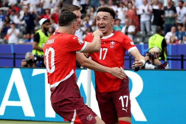 29.06.2024, xtgx, Fussball EM 2024 1 8 Finale, Schweiz - Italien emspor, v.l. Torjubel nach dem Tor zum celebrating the goal celebrate 2:0 Ruben Vargas (Schweiz) mit Granit Xhaka (Schweiz) (UEFA REGULATIONS PROHIBIT ANY USE OF PHOTOGRAPHS as IMAGE SEQUENCES and or QUASI-VIDEO) Berlin