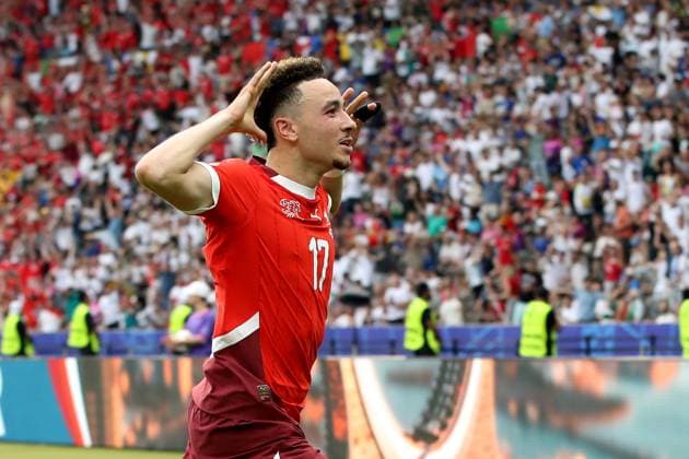 Sport Bilder des Tages 29.06.2024, xtgx, Fussball EM 2024 1 8 Finale, Schweiz - Italien emspor, v.l. Torjubel nach dem Tor zum celebrating the goal celebrate 2:0 Ruben Vargas (Schweiz) (UEFA REGULATIONS PROHIBIT ANY USE OF PHOTOGRAPHS as IMAGE SEQUENCES and or QUASI-VIDEO) Berlin
