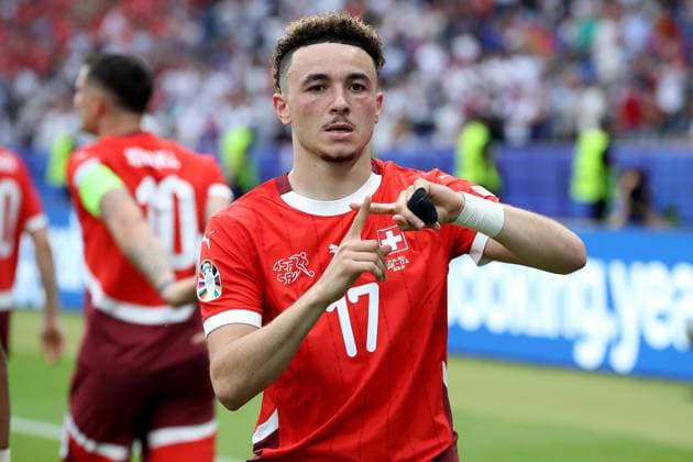 29.06.2024, xtgx, Fussball EM 2024 1 8 Finale, Schweiz - Italien emspor, v.l. Torjubel nach dem Tor zum celebrating the goal celebrate 2:0 Ruben Vargas (Schweiz) (UEFA REGULATIONS PROHIBIT ANY USE OF PHOTOGRAPHS as IMAGE SEQUENCES and or QUASI-VIDEO) Berlin
