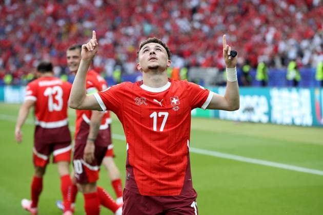 29.06.2024, xtgx, Fussball EM 2024 1 8 Finale, Schweiz - Italien emspor, v.l. Torjubel nach dem Tor zum celebrating the goal celebrate 2:0 Ruben Vargas (Schweiz) (UEFA REGULATIONS PROHIBIT ANY USE OF PHOTOGRAPHS as IMAGE SEQUENCES and or QUASI-VIDEO) Berlin