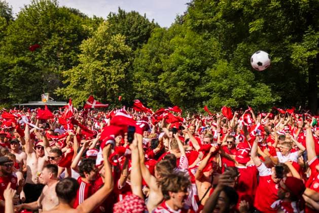 Dortmund, Germany. 29th Jun 2024. Danish fans mash from Westpark to the stadium. Germany - Denmark Deutschland - Dänemark 29.06.2024