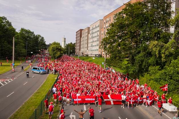 Dortmund, Germany. 29th Jun 2024. Danish fans mash from Westpark to the stadium. Germany - Denmark Deutschland - Dänemark 29.06.2024