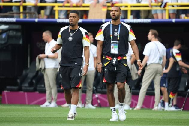 29.06.2024, Fussball, Herren, UEFA Europameisterschaft 2024, Achtelfinale, Deutschland - Dänemark, Jonathan Tah (Deutschland), Benjamin Henrichs (Deutschland) Dortmund Signal-Iduna-Park Nordrhein-Westfalen Deutschland (DE) Copyright: xSebastianxBachx