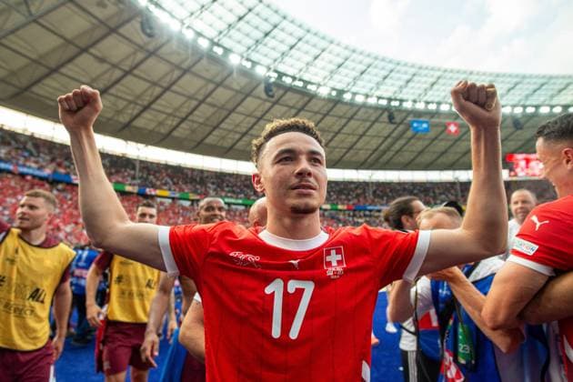 Fussball, Herren, Saison 2023 24, Euro 2024 (Achtelfinale) in Berlin, Schweiz - Italien, Ruben Vargas (Schweiz), Jubel nach Abpfiff, 29.06. 2024, Copyright: xSebastianxRäppold MatthiasxKochx