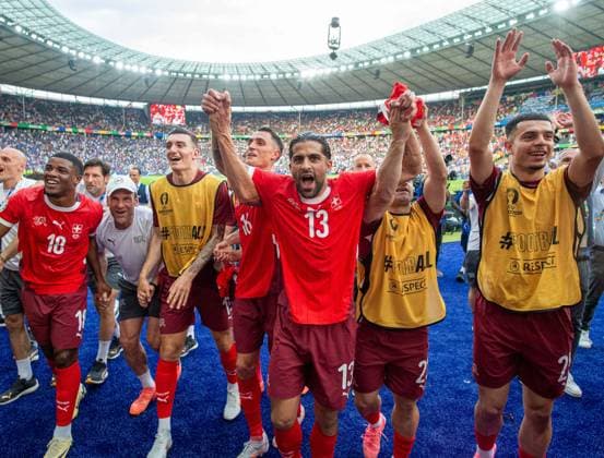 Fussball, Herren, Saison 2023 24, Euro 2024 (Achtelfinale) in Berlin, Schweiz - Italien, Schweizer Jubel nach Abpfiff, 29.06. 2024, Copyright: xSebastianxRäppold MatthiasxKochx