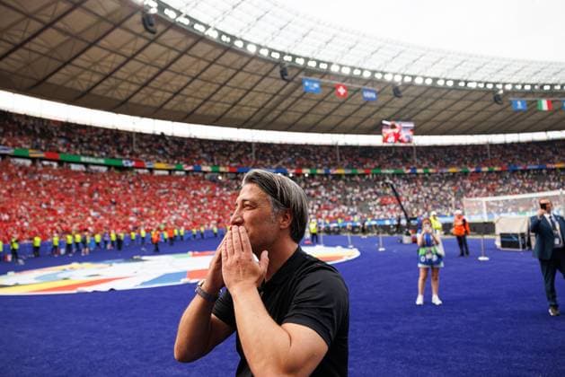 Murat Yakin seen celebrating after UEFA EURO, EM, Europameisterschaft,Fussball 2024 Round of 16 game between national teams of Switzerland and Italy at Olympiastadion, Berlin, Germany (Maciej Rogowski) Berlin Olympiastadion Germany Copyright: xMaciejxRogowskix suiita-4-2