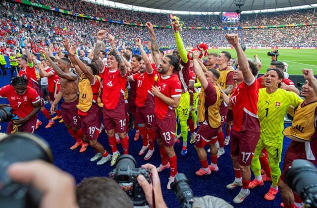 Fussball, Herren, Saison 2023 24, Euro 2024 (Achtelfinale) in Berlin, Schweiz - Italien, Schweizer Jubel nach Abpfiff, 29.06. 2024, Copyright: xSebastianxRäppold MatthiasxKochx