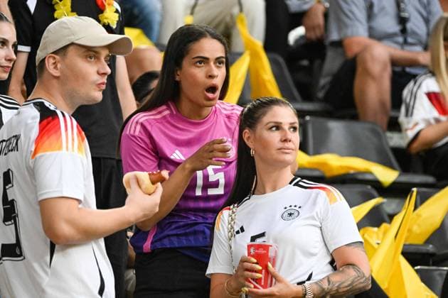 Fußball, Herren, Saison 2023 24, Euro EM 2024 (Achtelfinale in Dortmund), Deutschland - Dänemark, Sabrina (Freundin von Nico Schlotterbeck) in der Mitte , 29.06. 2024, Copyright: xMatthiasxKochx