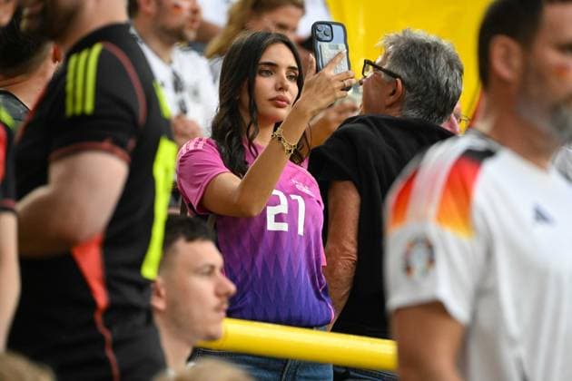 Fußball, Herren, Saison 2023 24, Euro EM 2024 (Achtelfinale in Dortmund), Deutschland - Dänemark, Sara Gündogan Arfaoui (Frau von Ilkay Gündogan Guendogan) , 29.06. 2024, Copyright: xMatthiasxKochx