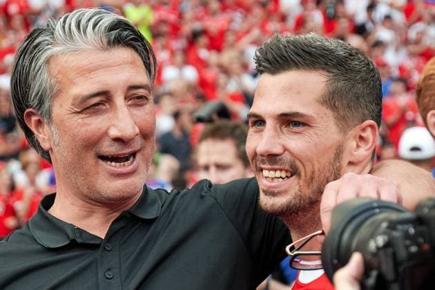 Murat Yakin (Schweiz, Trainer), Remo Freuler (Schweiz, 08), jubelt ueber Sieg, GER, UEFA EURO, EM, Europameisterschaft,Fussball 2024, Fussball Herren, UEFA EM 2024, Achtelfinale, Round of 16, Schweiz vs. Italien, Switzerland vs. Italy, 29.06.2024. GER, UEFA Euro 2024, Fussball Herren, UEFA EM 2024, Achtelfinale, Round of 16, Schweiz vs. Italien, Switzerland vs. Italy, 29.06.2024. Berlin Copyright: xEibner-Pressefotox xClaudiusxRauchx EP_CRH