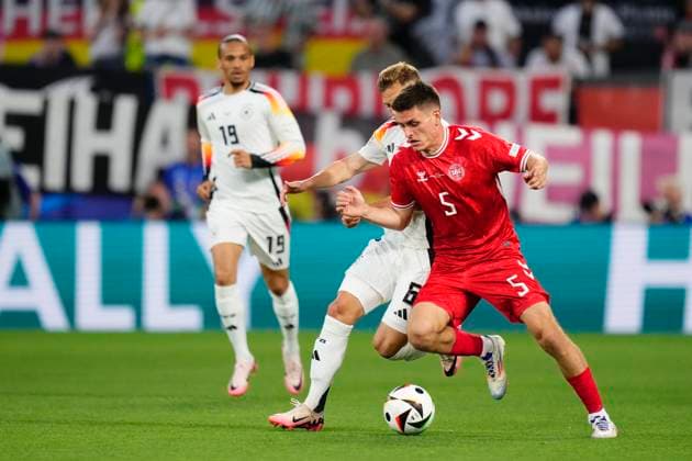 Germany v Denmark: Round of 16 - UEFA EURO, EM, Europameisterschaft,Fussball 2024 Joakim Maehle right-back of Denmark and VfL Wolfsburg and Joshua Kimmich right-back of Germany and Bayern Munich compete for the ball during the UEFA EURO 2024 round of 16 match between Germany and Denmark at Football Stadium Dortmund on June 29, 2024 in Dortmund, Germany. Dortmund Germany  Copyright: xJosexBretonx originalFilename:bretonhernandez-germanyv240629_npQ43.jpg