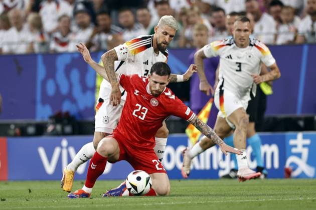 Dortmund - (l-r) Robert Andrich of Germany, Pierre-Emile Hojbjerg of Denmark during the UEFA EURO, EM, Europameisterschaft,Fussball 2024 round of 16 match between Germany and Denmark at BVB Stadium Dortmund on June 29, 2024 in Dortmund, Germany. ANP Hollandse Hoogte MAURICE VAN STEEN UEFA EURO 2024 2024 xVIxANPxSportx xVanxSteenxFotografiexIVx 502360606 originalFilename: 502360606.jpg