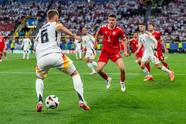 Joshua Kimmich (Deutschland 06) Joakim Maehle (Daenemark 05) Deutschland vs. Daenemark, Herren, Fussball, Achtelfinale, EURO 2024, 29.06.2024, Europameisterschaft Deutschland vs. Daenemark, Herren, Fussball, Achtelfinale, EURO 2024, 29.06.2024, Europameisterschaft Dortmund Copyright: xEibner-Pressefoto BahhoxKarax EP_GER